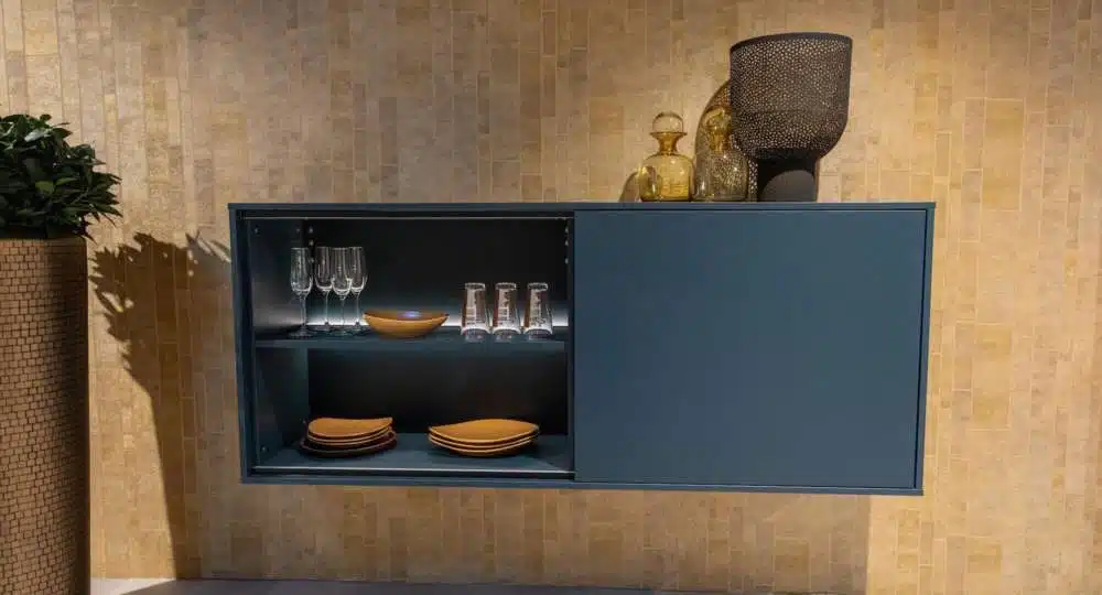 Schüller moderne Küche mit Halbinsel Hängeschrank